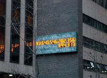 Amerykański dług publiczny z dnia 2 października 2005 r. Bigger