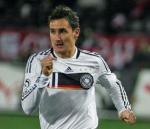 Miroslav Klose strzelił Finlandii trzy gole i uratował remis 