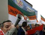 Związkowcy z kolejarskiej Solidarności w Katowicach podczas protestu