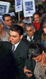 Joaquin Jose Martinez został w 1997 roku skazany  za zabójstwo syna i synowej szeryfa: syn  był dilerem narkotyków,  a jego żona  – striptizerką.  W czerwcu 2001 roku okazało się jednak, że przedstawione przed sądem dowody zostały sfabrykowane przez szeryfa 