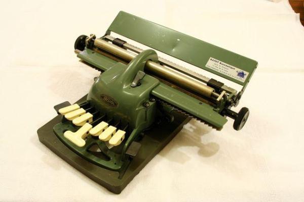 Maszyna do pisania alfabetem Braille'a