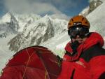 Artur Hajzer w drugim obozie (6300 m) wyprawy na Broad Peak. Sylwester 2008/2009