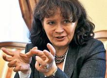 W momencie podejmowania decyzji dotyczącej przyznania tytułu naukowego powinny się liczyć wyłącznie  względy merytoryczne – uważa minister Barbara Kudrycka  Bigger