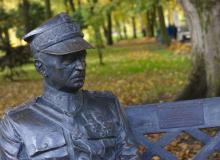 Rzeźba Władysława Sikorskiego w InowrocławiuBigger