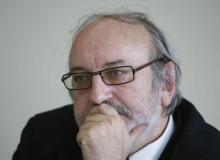 Krzysztof MasłońBigger