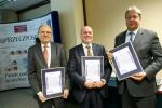 Szefowie trzech największych kancelarii prawniczych - od lewej Stefan Jacyno (Kancelaria Wardyński i Wspólnicy - II miejsce), Andrew Kozłowski (Kancelaria CMS Cameron McKenna -III miejsce) i Krzysztof Zakrzewski (Kancelaria Domański, Zakrzewski, Palinka - I miejsce)