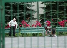 Pensjonariusze domu opiekiBigger