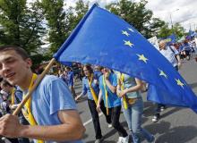 Flaga Unii EuropejskiejBigger