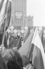 Pochód pierwszomajowy w 1976, na trybunie Edward Gierek.