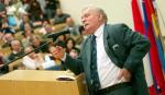Lech Wałęsa podczas wykładów w Nowym Sączu w 2005 r.