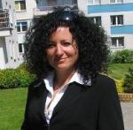 Magdalena Małecka-Pilujska jest rzeczoznawcą majątkowym, posiada tytuł uznania zawodowego Recognised European Valuer (REV).  Jest członkiem Komisji Standardów działającej przy Polskiej Federacji Stowarzyszeń Rzeczoznawców Majątkowych i partnerem w AIM PROPERTY Małeccy Adamiczka sp.j.
