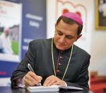 Abp Mieczysław Mokrzycki, metropolita lwowski,  do tej pory  nie ustosunkował się  do apeli wiernych  ze Lwowa