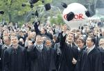 Studia na Uniwersytecie Warszawskim co roku wybiera 30 – 40 tysięcy młodych ludzi