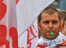 Pracownicy SEWS-P w Rawiczu uważają, że koncern chce przenieść produkcję do Rumunii. Na zdjęciu manifestacja 22 maja Bigger