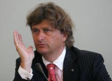 Janusz PalikotBigger