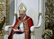 Benedykt XVI podczas uroczystości świętych apostołów Piotra i PawłaBigger