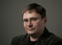 Tomasz P. TerlikowskiBigger