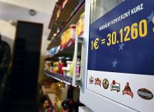 Zamiast płacić w euro, Słowacy wolą zakupy za granicą Bigger