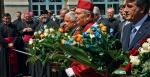 Katolicki Uniwersytet Lubelski uhonorował doktoratami honoris causa m.in. prezydentów: Wiktora Juszczenkę i Lecha Kaczyńskiego. Na zdjęciu między nimi rektor KUL ks. prof. Stanisław Wilk