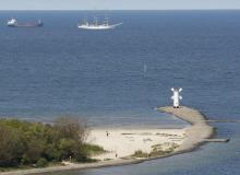 Błękitna Flaga zawisła nie tylko nad uznamską plażą, ale także nad świnoujską marinąBigger
