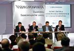 Paneliści (od lewej): Robert Sochacki, wiceprezes BGK, Krzysztof Hetman, wiceminister rozwoju regionalnego, Jakub Kurasz, szef działu ekonomicznego „Rz”, i Robert Dulewicz, partner w kancelarii Salans