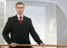 Krzysztof MatyjaszczykBigger