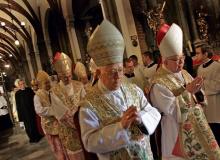 Episkopaty Polski i Niemiec w 2005 r. wydały wspólne oświadczenie z okazji 40. rocznicy słynnego listu biskupów polskich do niemieckich ze słowami „przebaczamy i prosimy o przebaczenie” z 1965 r. Na zdjęciu msza św. we WrocławiuBigger