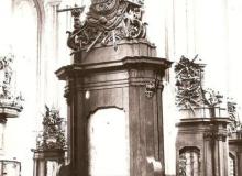 Częściowo zdewastowany ołtarz św. Dydaka (stan z 1949 roku)Bigger