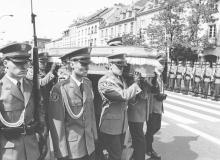 Pożegnanie Marka Papały w 1998 rokuBigger