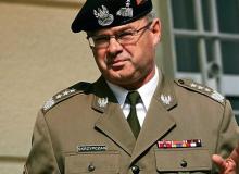 Ostre słowa gen. Waldemara Skrzypczaka wywołały dyskusję m.in. o granicach krytyki i nadzorze polityków nad wojskiem  Bigger
