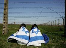 Dawny niemiecki obóz koncetracyjny Auschwitz-BirkenauBigger