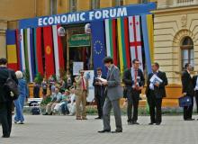 Forum Ekonomiczne w Krynicy  to okazja  do pierwszego po wakacjach spotkania ludzi biznesu  i politykiBigger