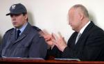 Sąd dyscyplinarny do tej pory nie wydalił prokuratora Jerzego H., który w 2002 r. trafił do aresztu i usłyszał zarzuty karne. H. wciąż formalnie pracuje i pobiera pensję