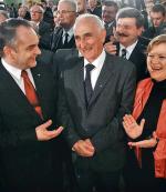 - Wyrok jest skandaliczny - mówi Stanisław Żelichowski (w środku)