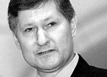 Jan SzomburgBigger