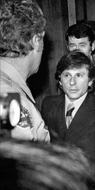 Roman Polański przed rozprawą  w sądzie  w Santa Monica (październik 1977 roku)