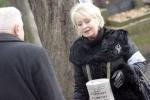 Cmentarz Powązkowski w Warszawie. Kwestuje Magda Zawadzka
