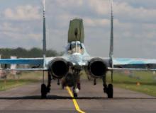 Duma radzieckiego lotnictwa - Su-27 (na zdj. samolot białoruski)Bigger