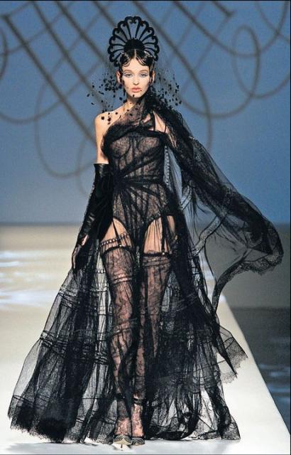 W czerni  do ślubu? Wykluczone (Jean Paul Gaultier)