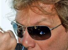 on Bon Jovi zapowiedział, że podczas dwuletniej trasy koncertowej trzy razy zagrają  na stadionie Meadowlands w East Rutherford, rodzinnym mieście lidera grupy (fot. Mel Evans)Bigger
