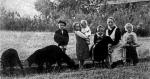 Izraelczycy będą się mogli m.in. dowiedzieć o rodzinie Ulmów z Markowej (koło Łańcuta), którą zamordowano za ukrywanie Żydów.  Na zdjęciu Wiktoria Ulma i jej dzieci (od lewej): Władzio, Stasia, Marysia, Franuś, Basia i Antoś. Wszyscy zginęli