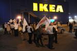 Protest pracowników z firmy Solid w centrum handlowym w podwarszawskich Markach