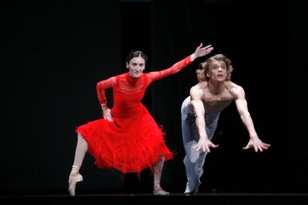 Dominika Krysztoforska i Sergey Popov w scenie do kantaty 
