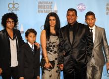 Jermaine Jackson ze swoją rodziną podczas rozdania nagródBigger