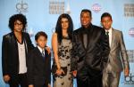 Jermaine Jackson ze swoją rodziną podczas rozdania nagród