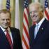 Nieznany jest los tarczy antyrakietowej. W październiku premier Donald Tusk zapewnił goszczącego w Warszawie wiceprezydenta Joe Bidena, że Polska jest gotowa rozmieścić ją na swoim terytorium