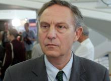 Krzysztof PiesiewiczBigger