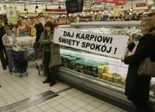 Jedna z akcji w obronie karpi (organizowana przez Stowarzyszenie Empatia) w 2007 rokuBigger