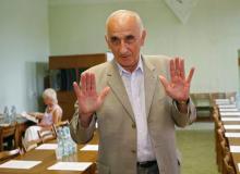 Szef klubu ludowców Stanisław ŻelichowskiBigger
