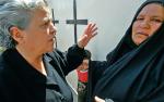 Chrześcijanie padają ofiarą zamachów m.in. w Iraku (na zdjęciu chrześcijanka i muzułmanka przed zaatakowanym kościołem  pod wezwaniem św. Piotra i Pawła na przedmieściach Bagdadu)